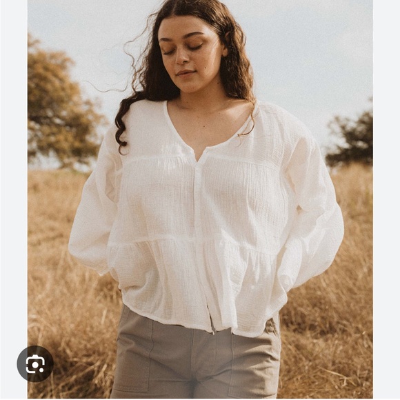 Esby Mia Top EUC - Picture 3 of 3